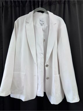 Susan Graver White Notch-Lapel Two-Button Blazer